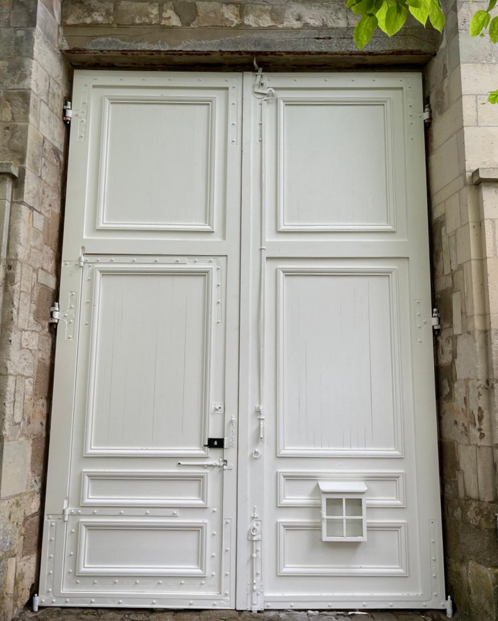 Etat final de la porte cochre restaure, vue ct jardin